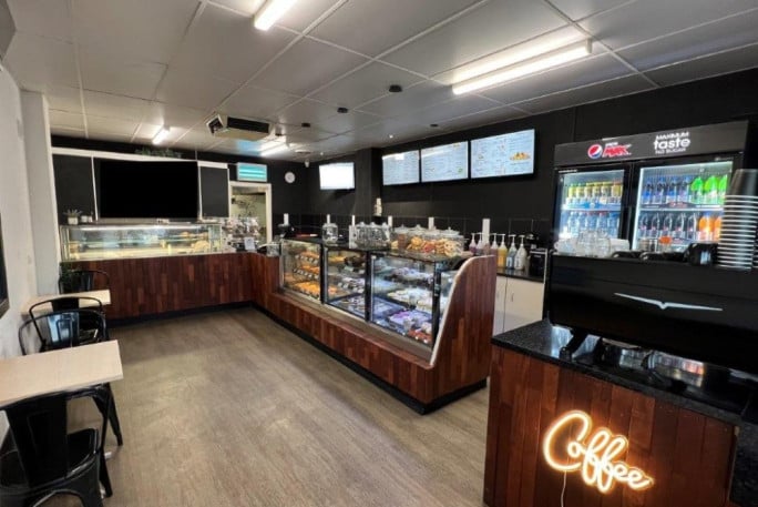 5.5 Day SnackBar Cafe  for Sale Inner North East Suburb